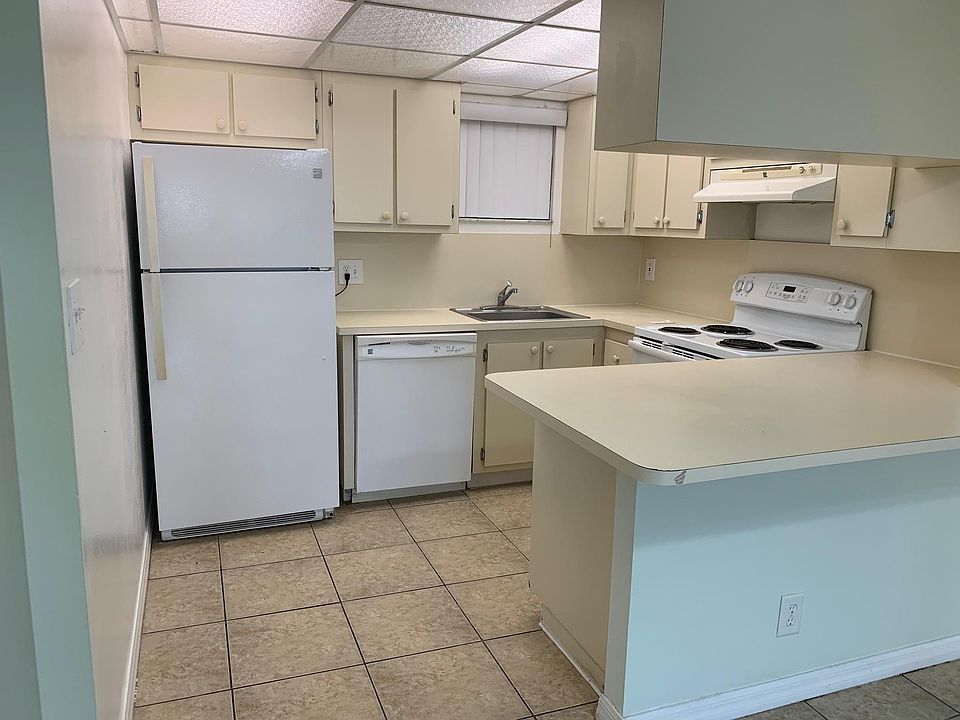 1st image of 8290 Lake Dr APT 546