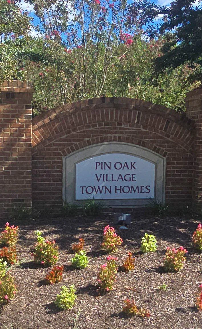 3 bed, 2.5 bath, 1496 sqft, $2,800 — Photo 2