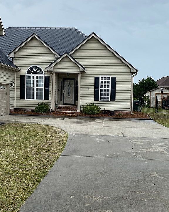1st image of 204 Morgan Trace Ln