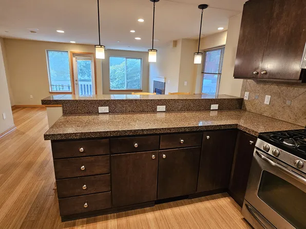 4218 7th Ave NE Unit C, Seattle, WA 98105