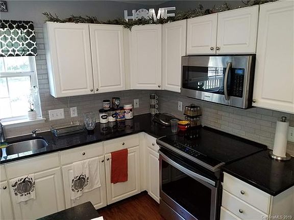 4th image of 7707 Woodknoll Dr