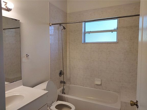 5th image of 93 Providence Ln