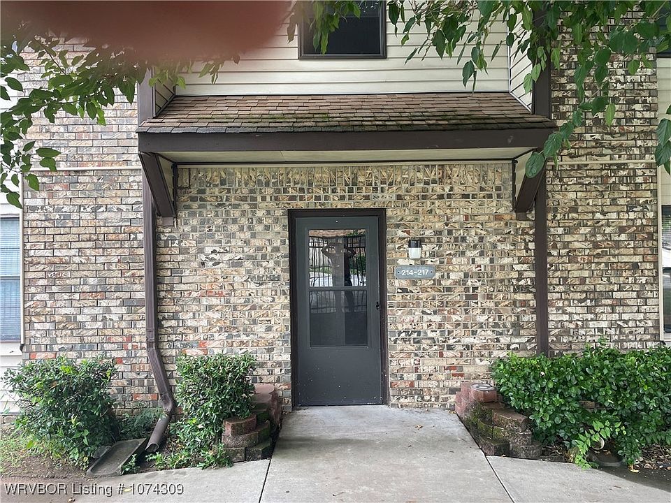1st image of 401 12th Ave #217