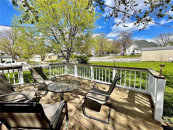 5th image of 320 W Edwards St