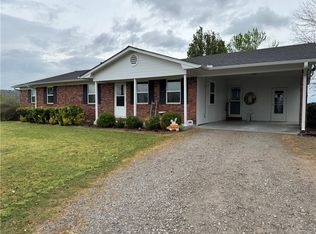 111 Grady Ln, Russellville, AR 72802