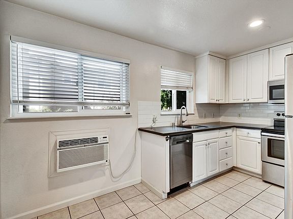 2nd image of 131 Cerrito Ave APT 2