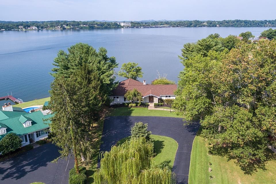 1st image of 180 Cumberland Dr