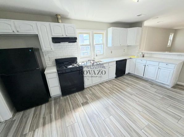 114 Seymour Ave Floor 3