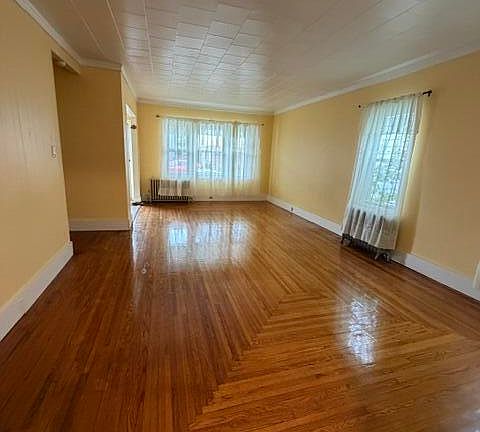 3rd image of 23 Oliver St