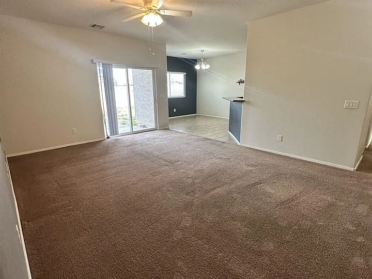 1721 N Eloisa Ln — Photo 2