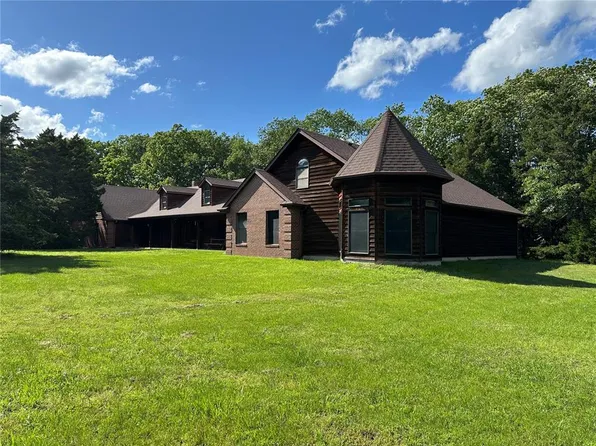 2117 Sunshine Blvd, Owensville, MO 65066