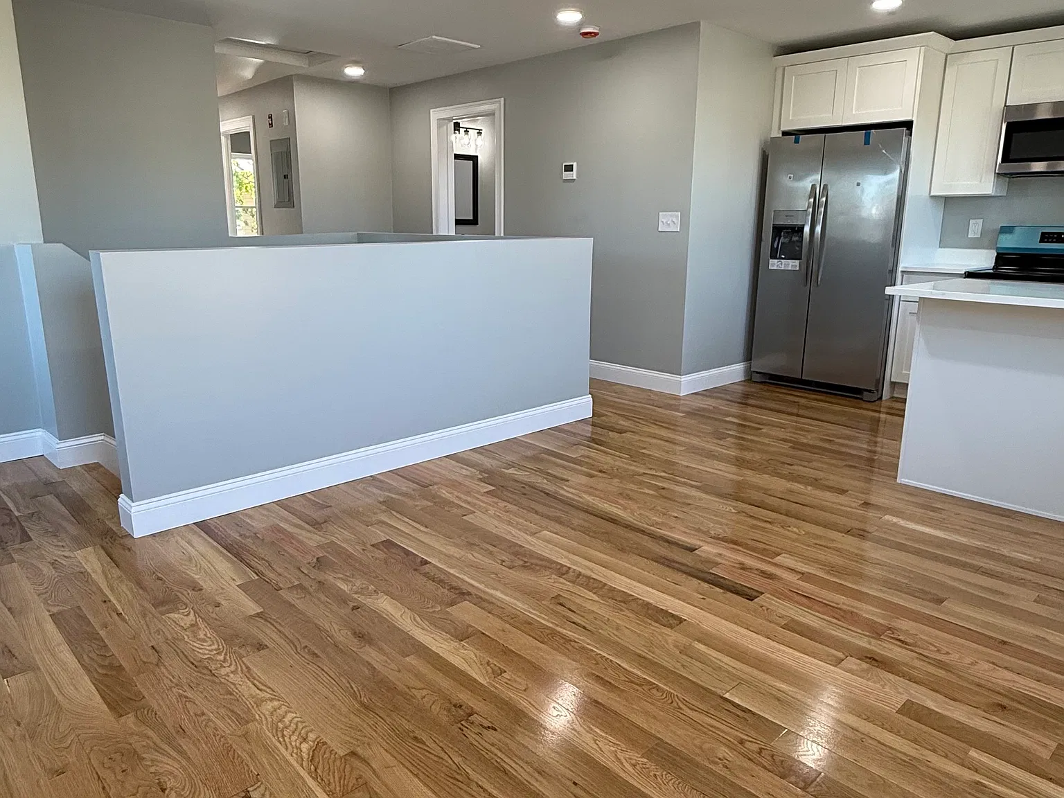 3 bed, 996 sqft, $2,100 — Photo 2