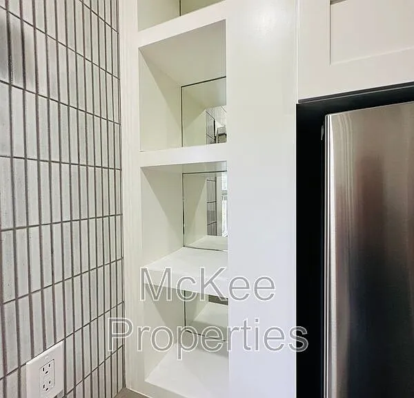 2140 1st Ave #1 — Photo 5