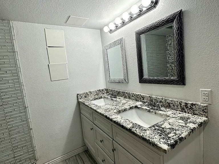4414 W Alameda Ave — Photo 25