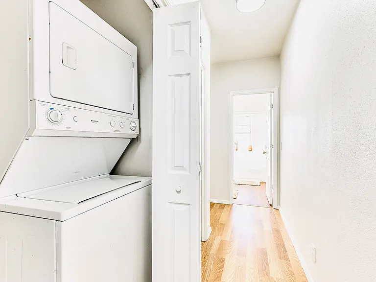 2240 E 17th Pl — Photo 13