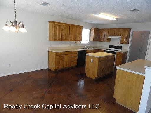 3rd image of 8062 Berkshire Dr