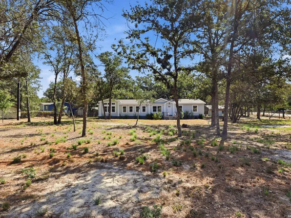 180 Sandy Oaks, Seguin, TX 78155