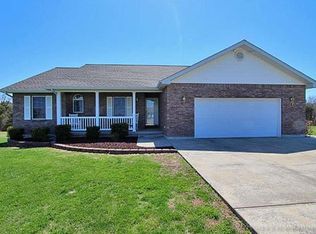1 Annie Dr, Farmington, MO 63640