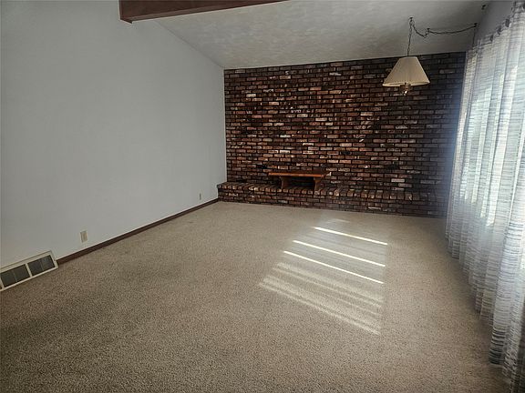5th image of 100 Mellane St