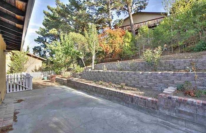 2nd image of 2659 Miramar Ave