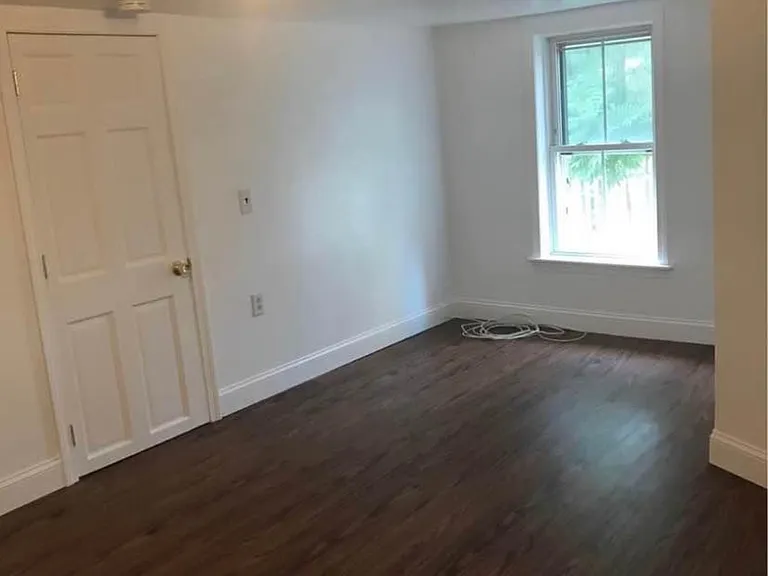 838 Winthrop Ave — Photo 3