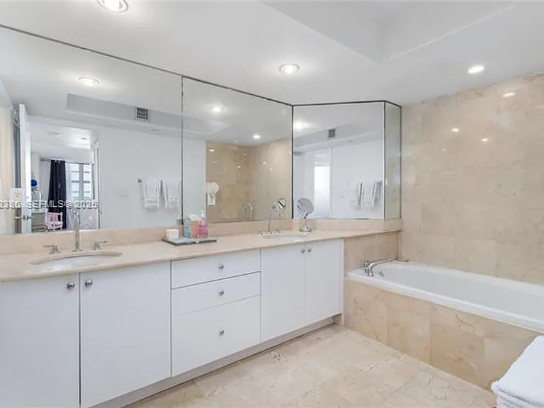 6917 Collins Ave #715 — Photo 14