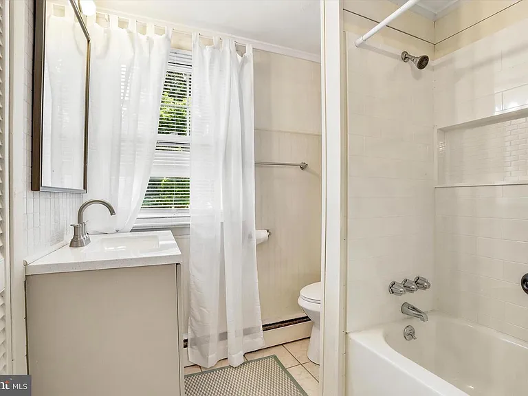 7015 Riverview Ave — Photo 9