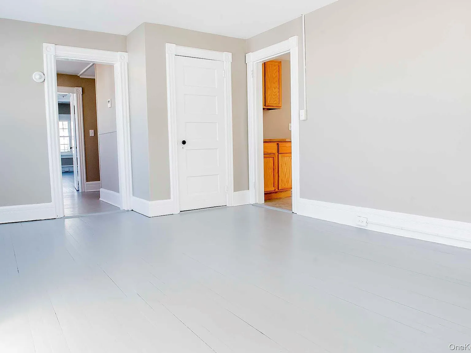 2 bed, 1.0 bath, 2000 sqft, $2,600 — Photo 3