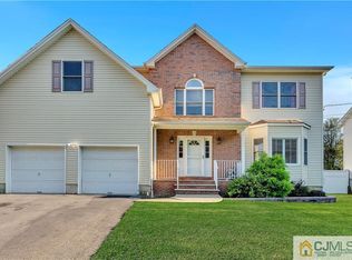 76 Salem St, Edison, NJ 08820