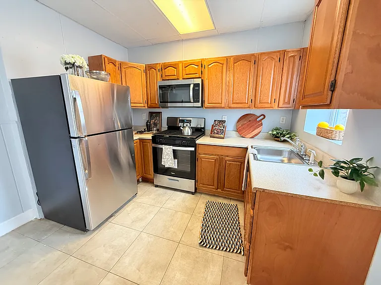 619 Poplar St — Photo 13