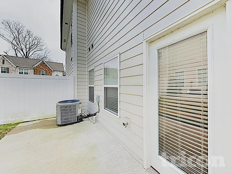 302 Woodfern Ct — Photo 16