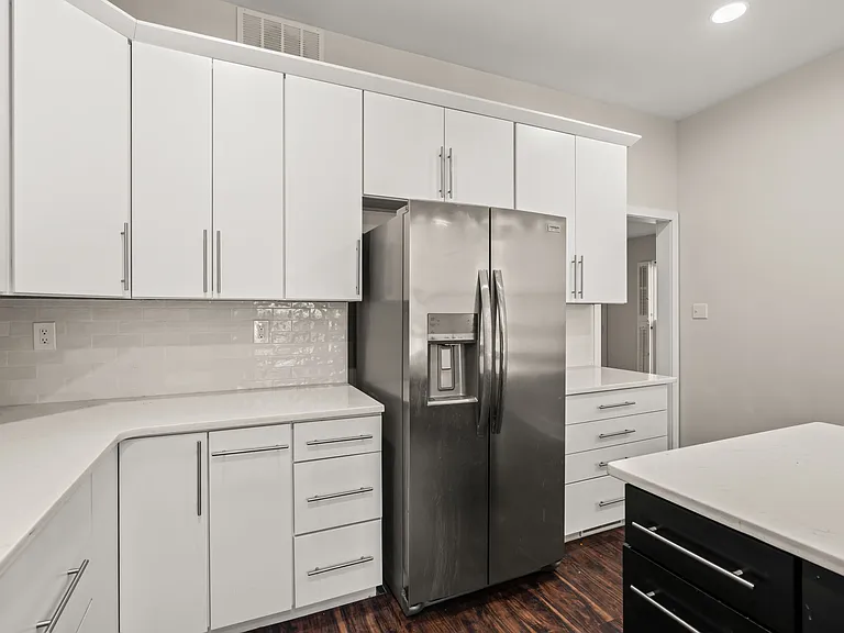 80 Green St — Photo 6
