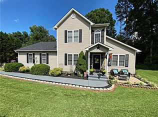 3162 Zion Church Rd, Hickory, NC 28602