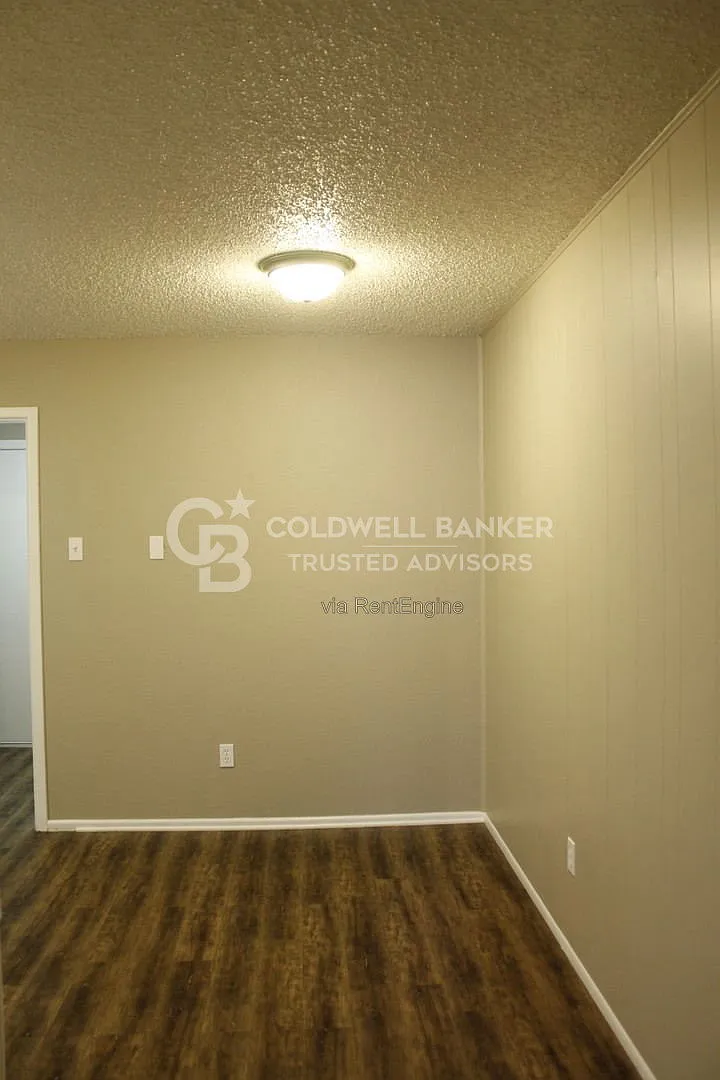 2 bed, 1.5 bath, 1044 sqft, $925 — Photo 4