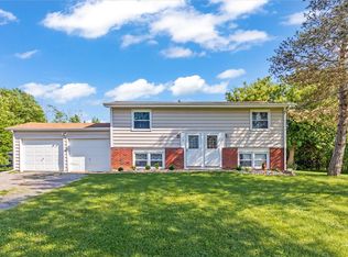5287 Emerson Rd, Canandaigua, NY 14424