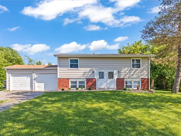 5287 Emerson Rd, Canandaigua, NY 14424