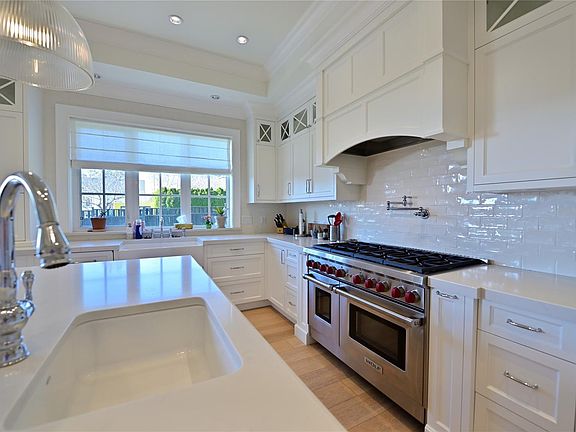 2nd image of 2777 Dewdney Ave