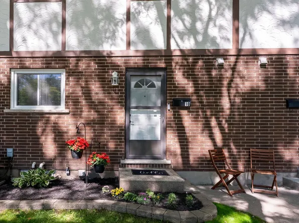3322 Addison Ave #10, Niagara Falls, ON L2J 3L1