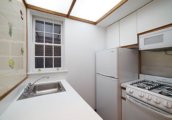 2nd image of 304 E 92nd St APT 4W