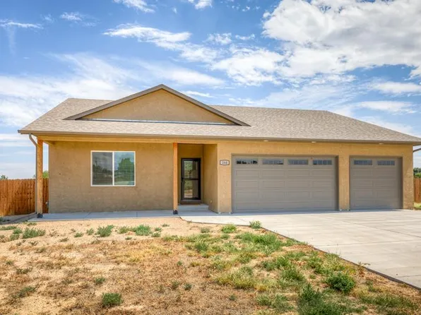 288 S Wiggins Dr, Pueblo West, CO 81007