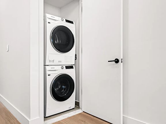 5th image of 723 Knickerbocker Ave #1D
