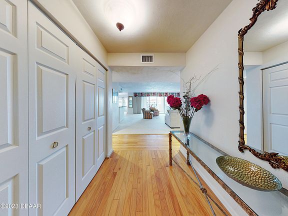 3rd image of 1 John Anderson Dr #Penthouse 7