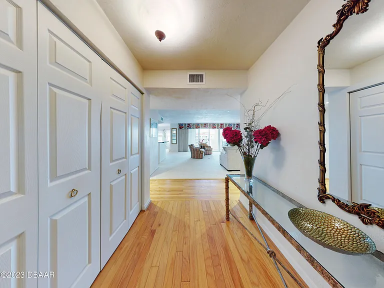 1 John Anderson Dr #Penthouse 7 — Photo 3