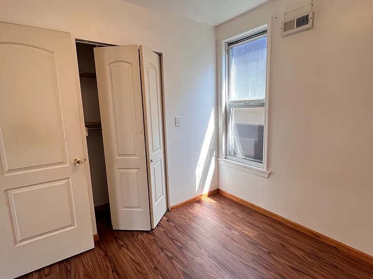 224 W 24th Pl #2F — Photo 15