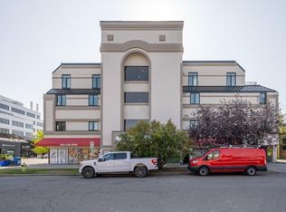 103 10th Ave NW #206, Calgary, AB T2M 0B4