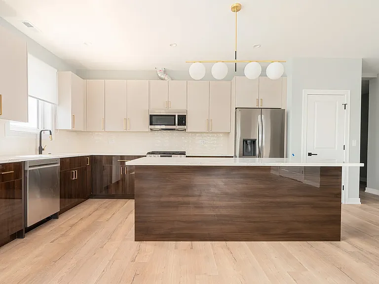 6853 W Belmont Ave #3 — Photo 8