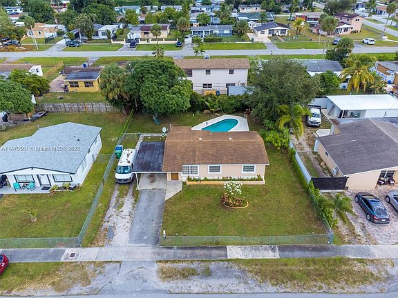 5th image of 20431 NW 22nd Ct
