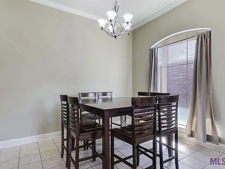 3930 Northshore Ave — Photo 4