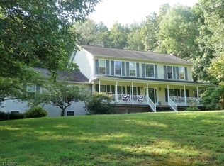 29 Partridge Dr, Blairstown, NJ 07825