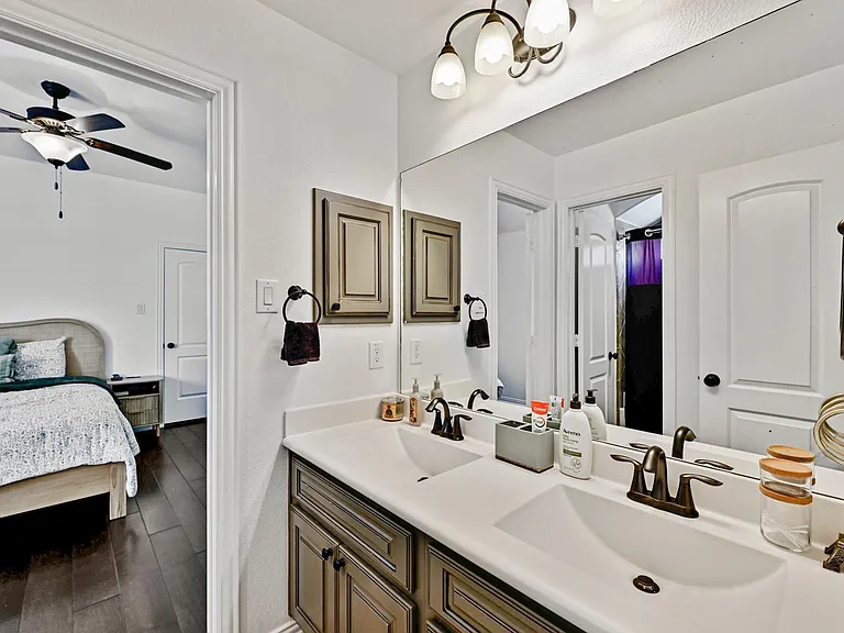4303 Woodledge Pl — Photo 31